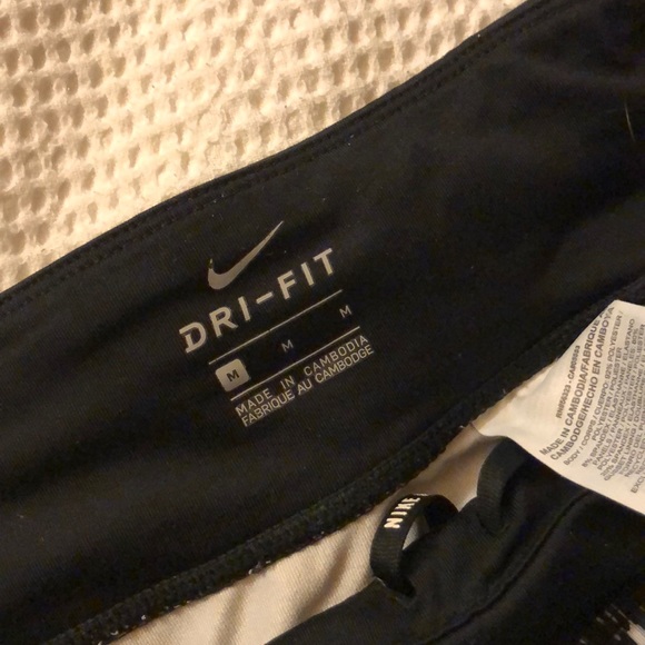 Dri-fit Nike draw string leggings - Picture 2 of 2